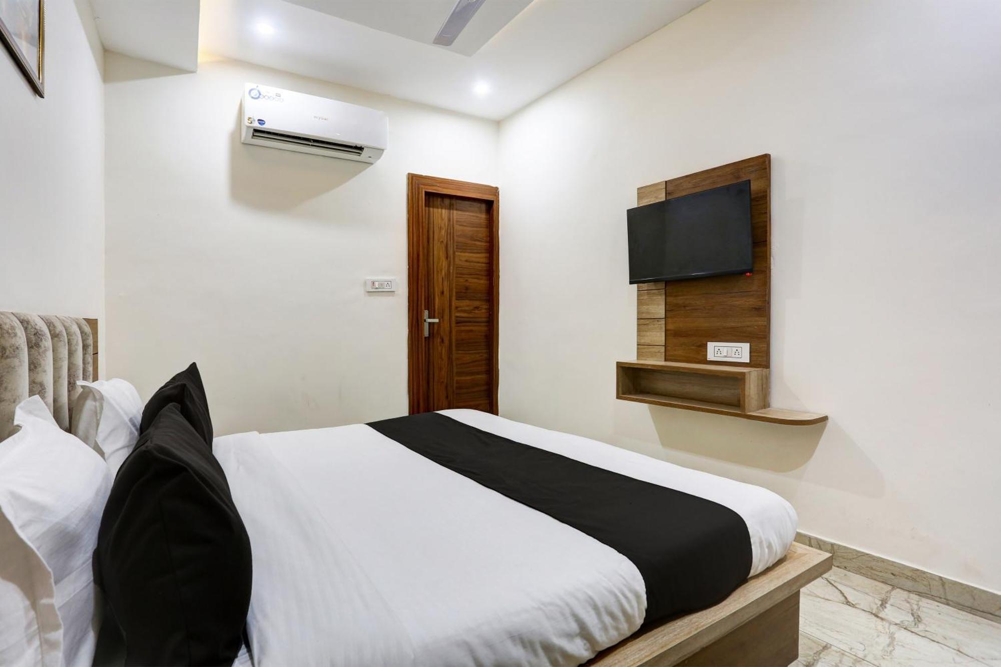 Collection O Jairaj Hotel Alwar Bagian luar foto