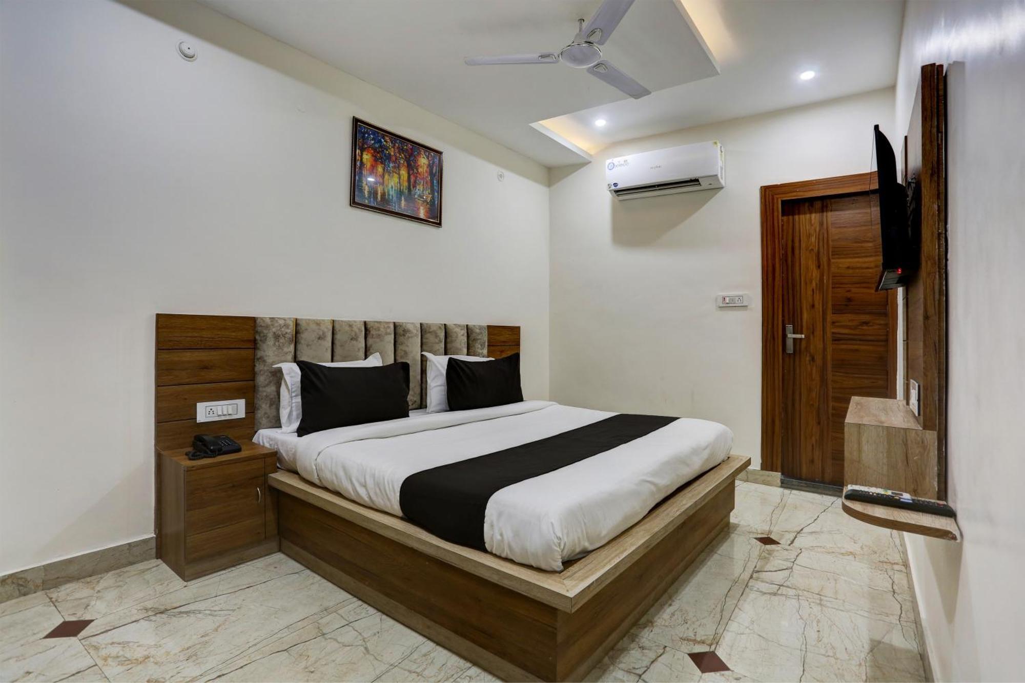 Collection O Jairaj Hotel Alwar Bagian luar foto